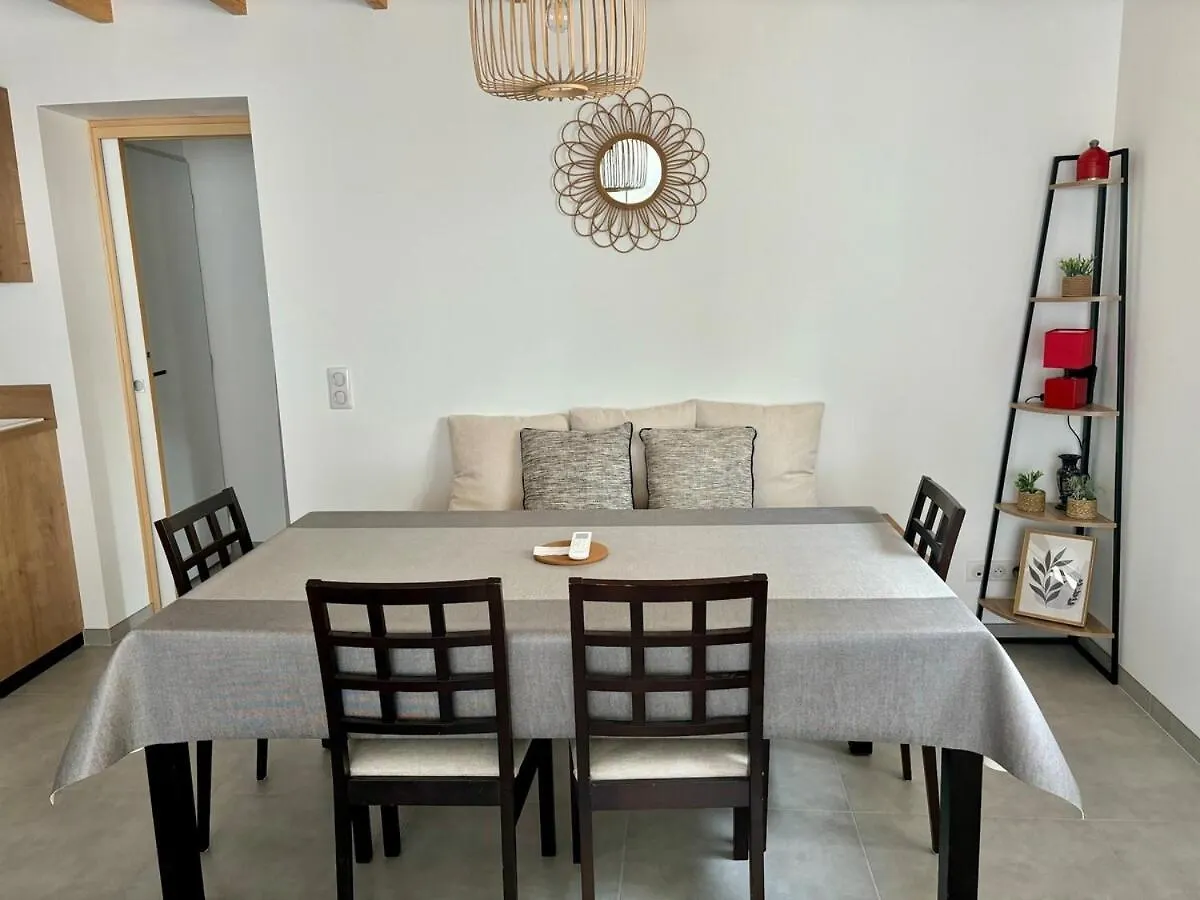 Maison Renovee 3 Chambres Molleges France